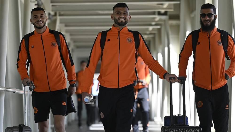 بعثة نهضة بركان تشد الرحال صوب القاهرة تأهبا لمواجهة الزمالك في إياب نهائي كأس الكونفدرالية