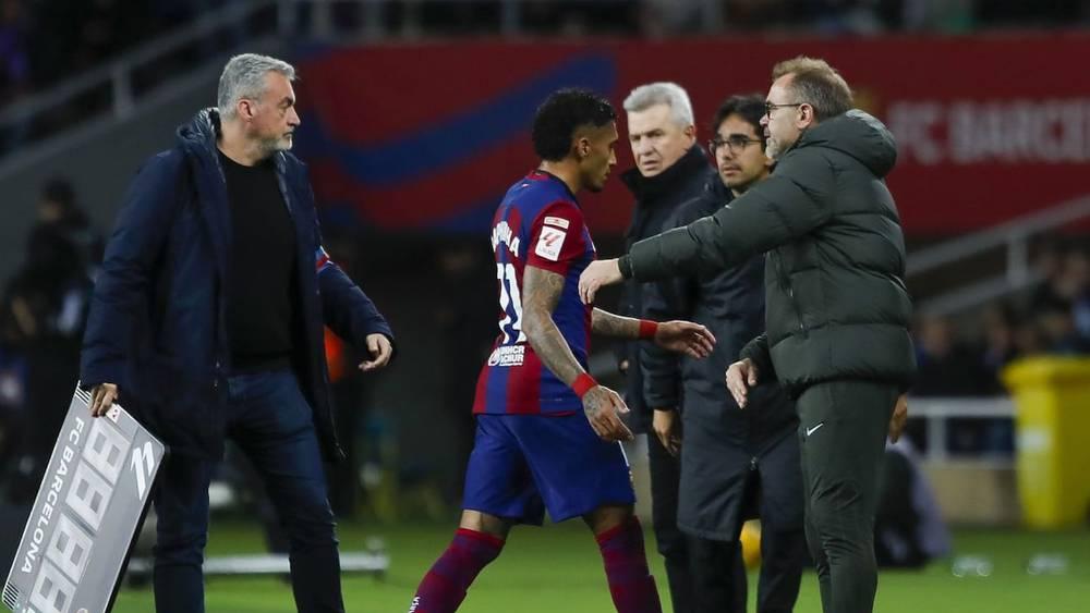 الأوضاع تزيد "سوءا" في برشلونة.. نشوب خلاف بين رافينيا وشقيق تشافي ضد فالنسيا!