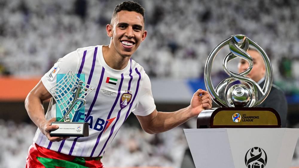 رحيمي: "جمهور الرجاء فضله كبير على وصولي لهذه المرحلة والركراكي اتصل بي قبل المباراة وشجعني"