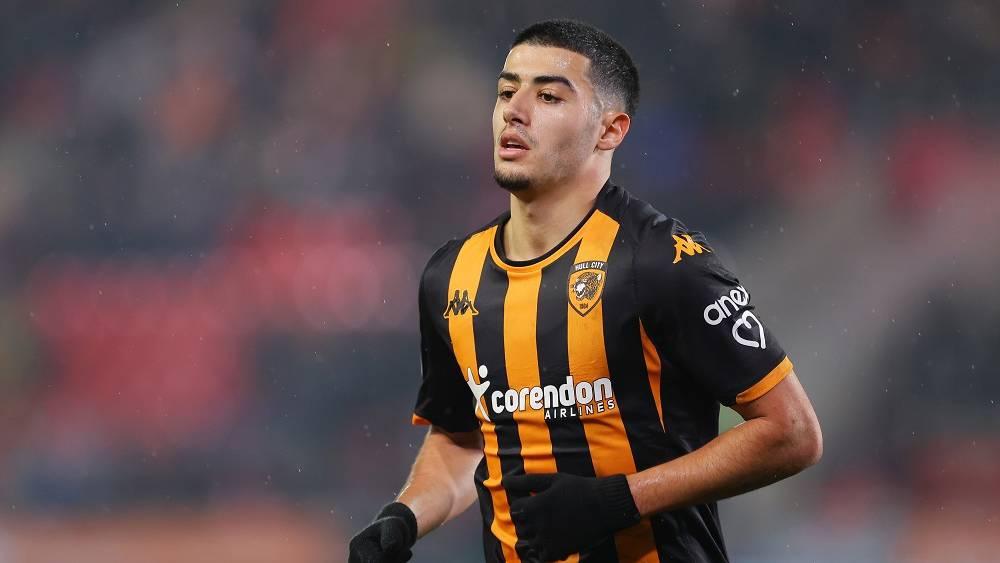 الزروري: "أسعى لضمان رسميتي مع فريقي لأن ذلك سيساعدني على العودة للمنتخب الوطني"