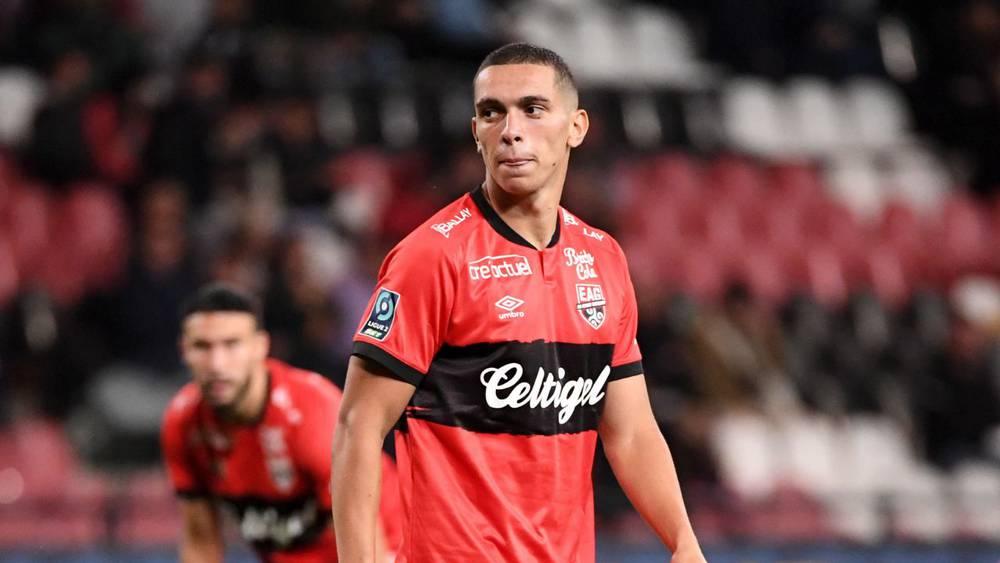 أمين الوزاني يعلن مغادرته فريق غانغون معلقا: "أرحل من هنا بذكريات رائعة"