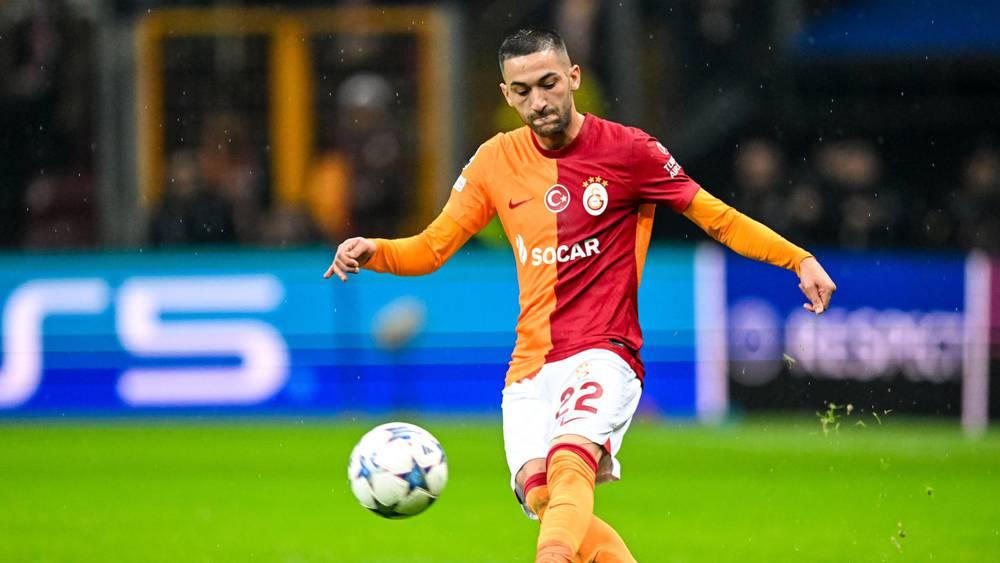 زياش يتلقى عروضا من السعودية والولايات المتحدة الأمريكية ومدرب غلطة سراي يرفض رحيله