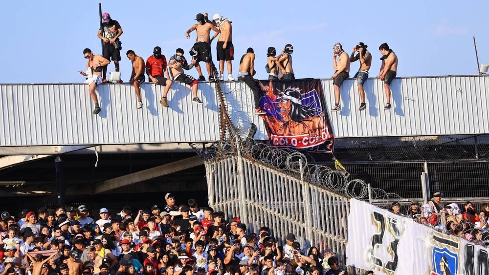 مقتل مشجع تشيلي على هامش مباراة ودية بين كولو كولو ويونيفرسيتاريو البيروفي!