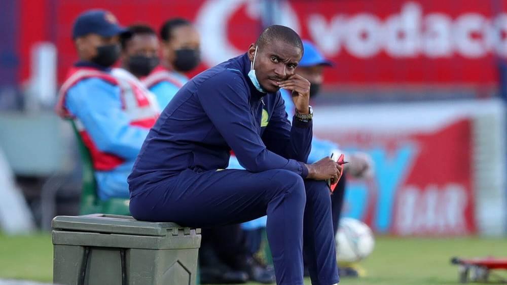 بسبب خلافه مع المدير الرياضي حول الصفقات الجديدة.. موكوينا يقترب من الرحيل عن ماميلودي سان داونز