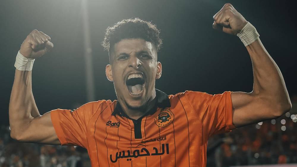 الفحلي يعلن رحيله عن نهضة بركان: "أفتخر لأنني حملت قميص الفريق البرتقالي لثلاثة مواسم مليئة بالأفراح والألقاب"