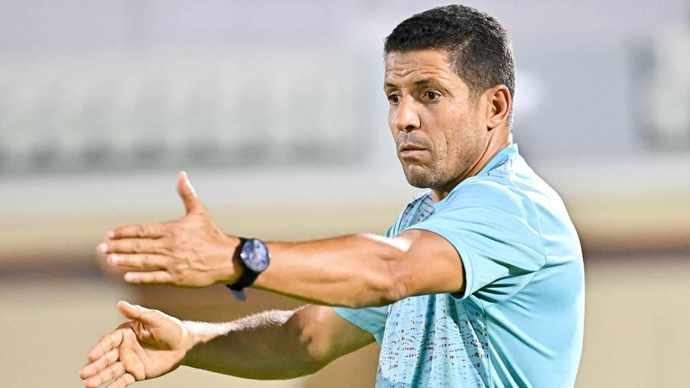 عموتة يدشن مهامه رفقة الجزيرة الإماراتي استعدادا للموسم الكروي المقبل