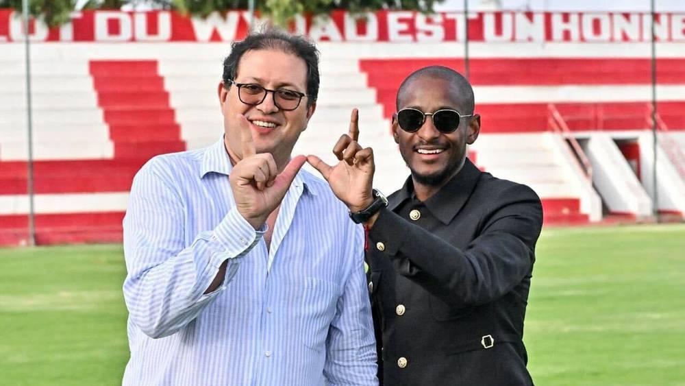 آيت منا: "ألحّ موكوينا في عقده مع الوداد على تعلّم اللغة العربية وأن يتكفل النادي بتكاليف مُدرسه"