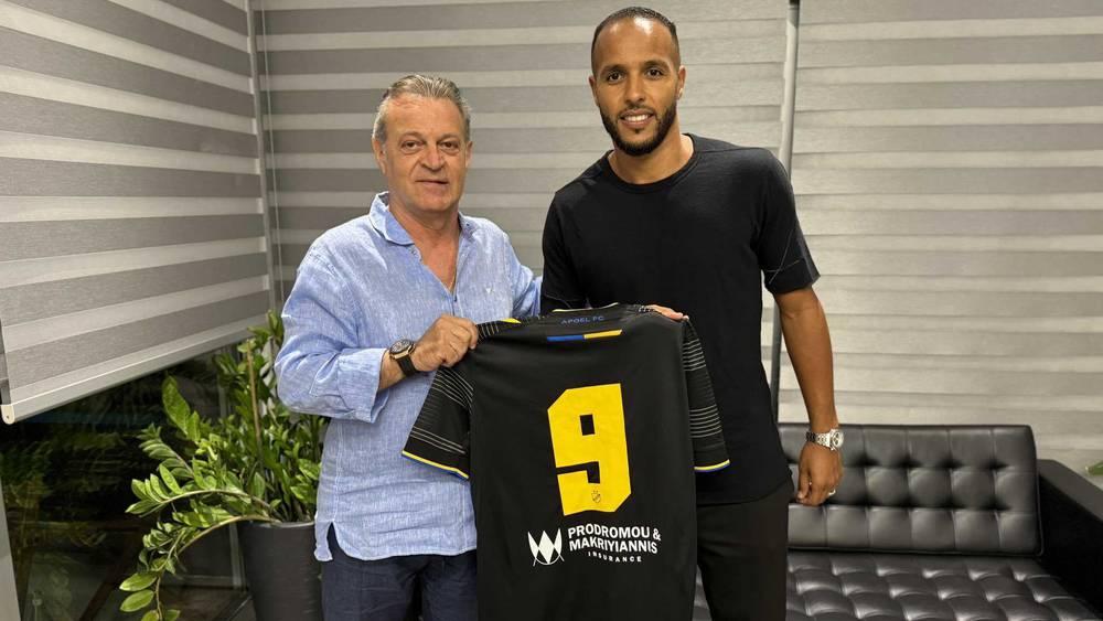 رسميا/ يوسف العربي ينتقل إلى نادي أبويل القبرصي