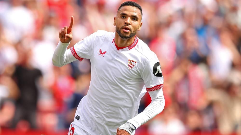 إشبيلية يرفض عرضا بقيمة "21 مليون يورو" من فنربخشة التركي لضم النصيري