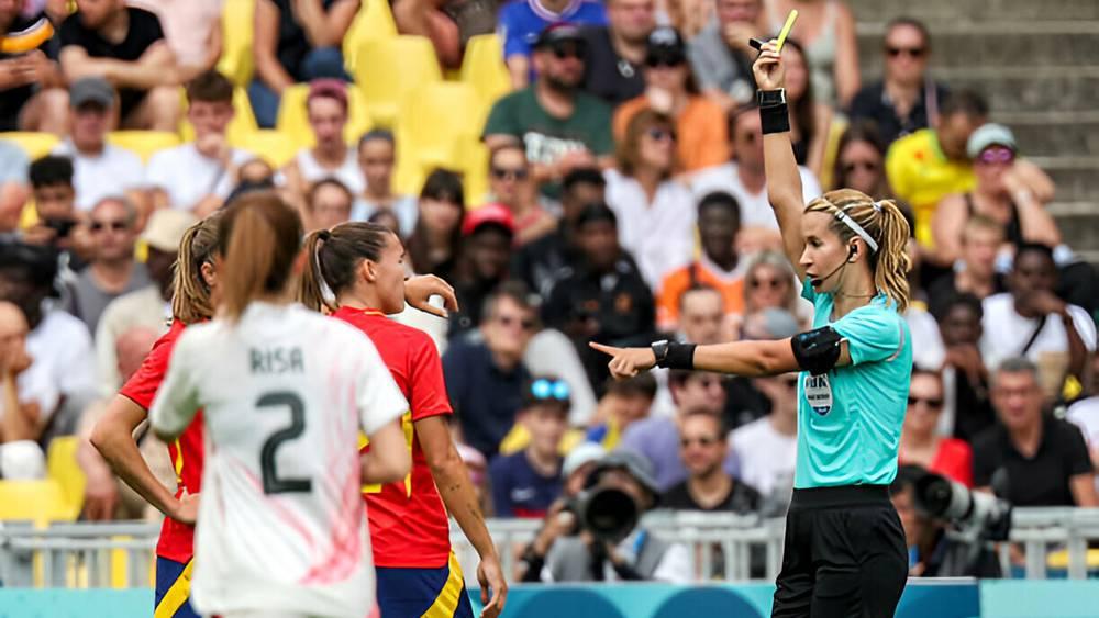 في مُباراة قادتها كربوبي بمساعدة جرمومي.. منتخب إسبانيا للسيدات يفوز على اليابان (2-1) في مُستهل مشواره بالأولمبياد