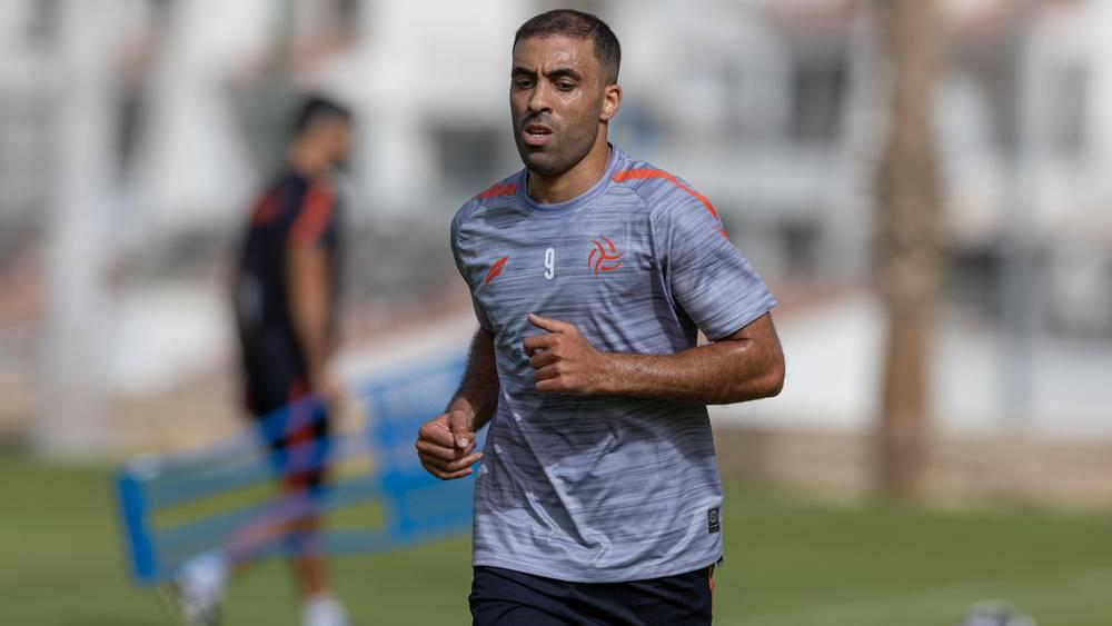 عبد الرزاق حمد الله يخوض أول حصة تدريبية مع الشباب بعد انتقاله للنادي قادما من الاتحاد