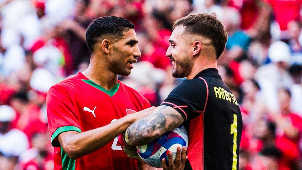 تيناس عن لقطته مع حكيمي: "هذه أشياء تحدث واتفقنا قبل المباراة على تبادل قمصاننا"