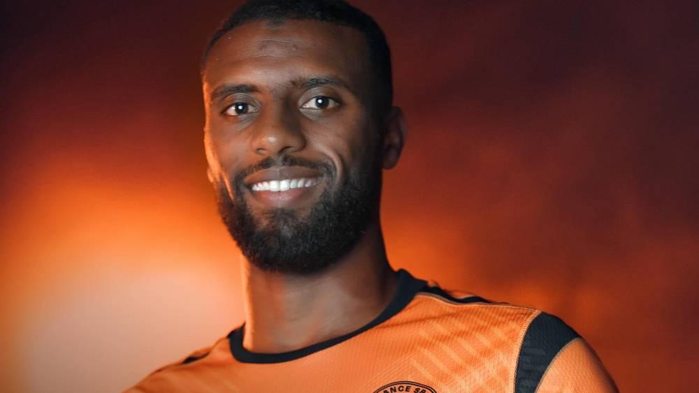 نهضة بركان يعلن عن تعاقده مع ابن مدرسة الرجاء المدافع عبد الرزاق غازوت