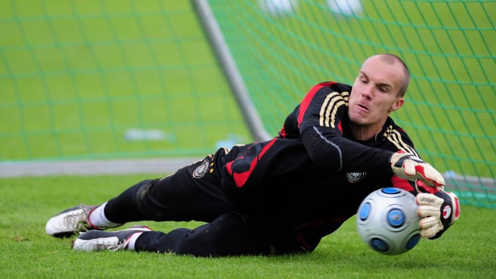 أرملة حارس برشلونة السابق روبرت إنكه تكشف سبب انتحاره