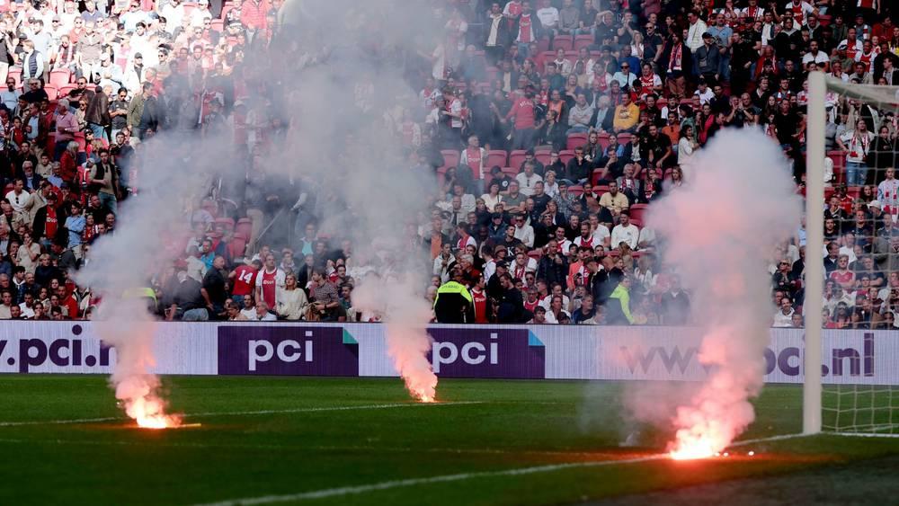 الشرطة الهولندية تتسبب في إلغاء مباراة القمة بين فينورد وأياكس