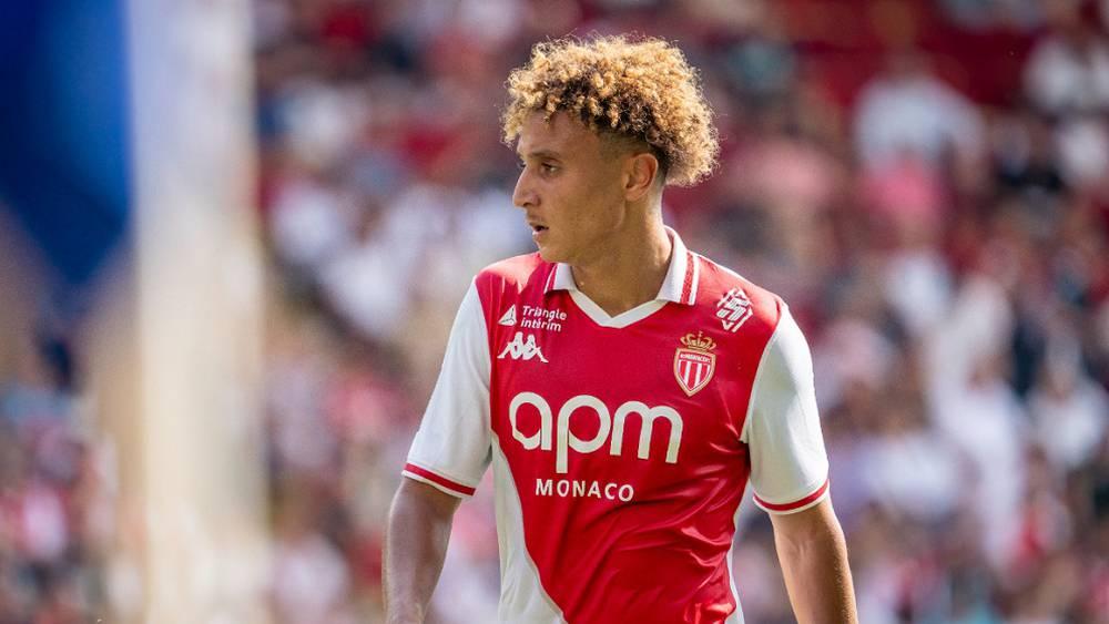 بنصغير يتوج بجائزة أفضل لاعب لشهر غشت الماضي في موناكو الفرنسي