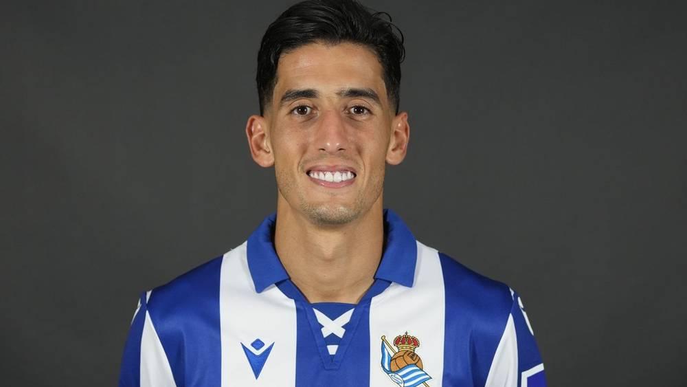 أكرد: "جئت إلى ريال سوسيداد لمواصلة اللعب في المستوى العالي وأتمنى أن أكون حاضرا في مباراة ريال مدريد"