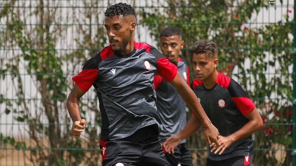 طبيب الوداد يمنح الضوء الأخضر لأسامة محروس لحضور مباراة المغرب التطواني ومُشاركته بِيد موكوينا