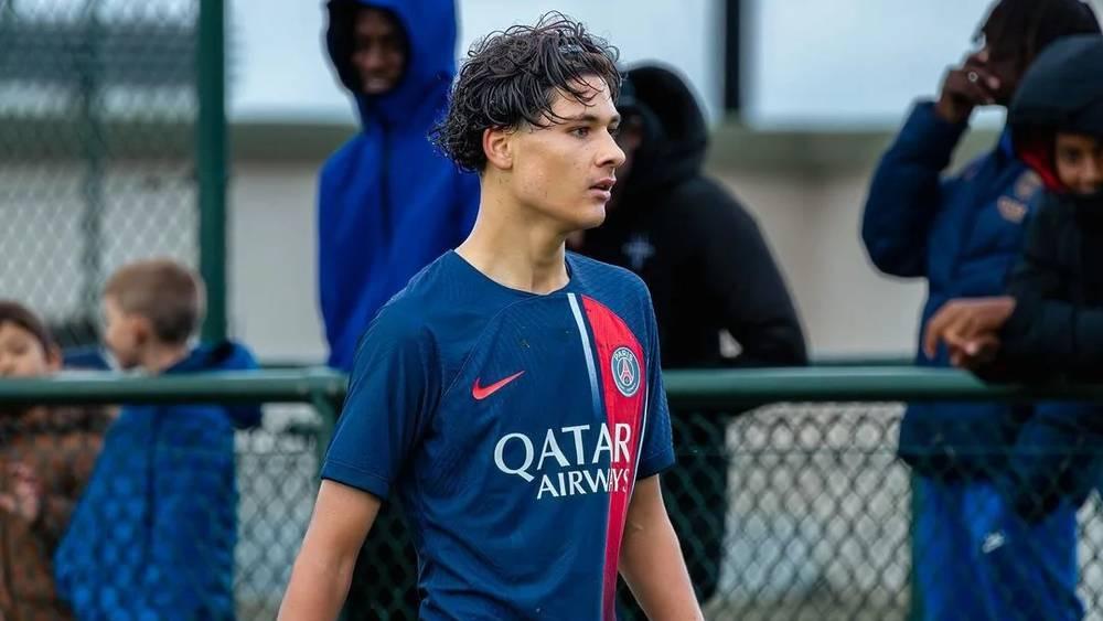 إنريكي يستدعي المغربي نوفل الحناش ضمن لائحة باريس سان جيرمان لمواجهة بريست في الدوري الفرنسي