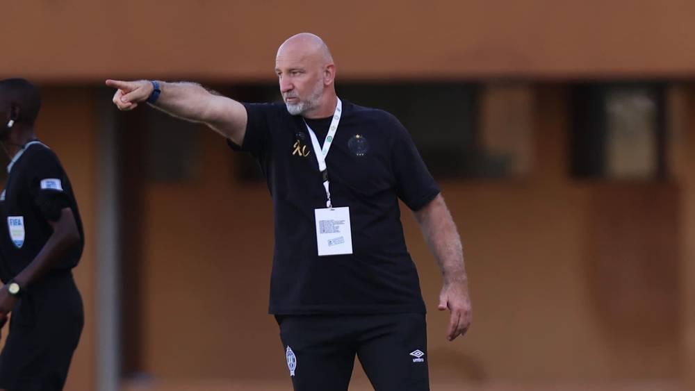 زفيكو بنبرة غاضبة: "كان علينا أن ننتصر اليوم أمام سامارتيكس ولكن أرضية الملعب كانت كارثية"