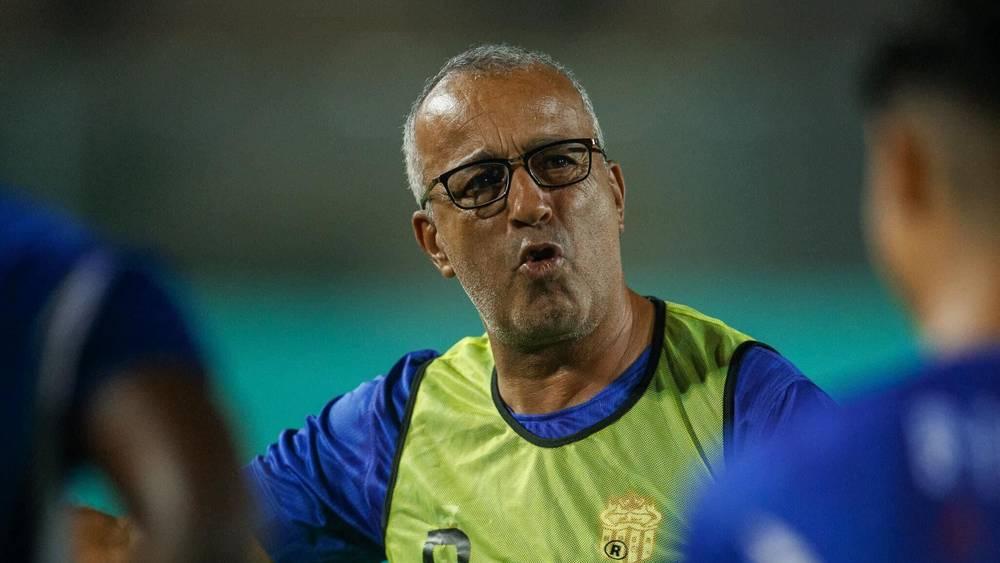 السكتيوي: "مشكل الحسنية سابقا في مسؤوليها فالمدربون واللاعبون يتغيرون وعلينا أن نقول 'كفى من هذا الهراء'"