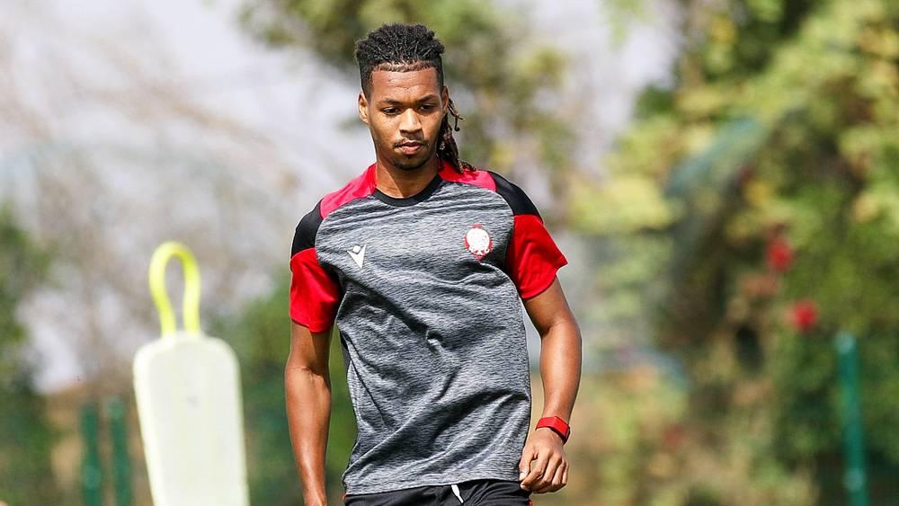 المهدي موباريك يخوض حصته التدريبية الأولى بقميص الوداد الرياضي