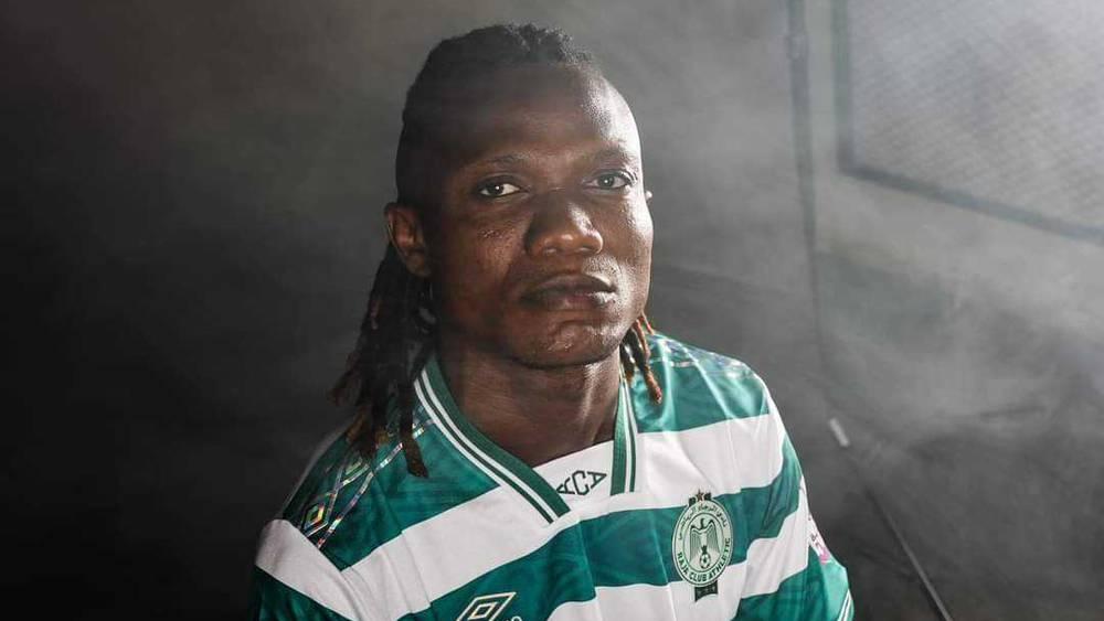 الرجاء الرياضي يفسخ عقد هيرفي غاي من طرف واحد بهدف التوصُّل برُخص لاعبيه الجُدد