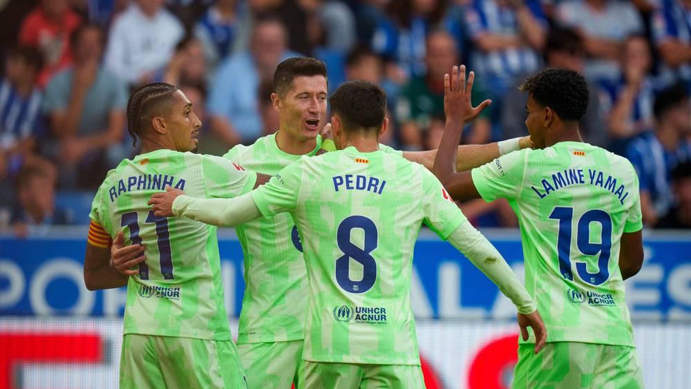 ليفاندوفسكي يقود برشلونة لتعزيز صدارته للدوري الإسباني