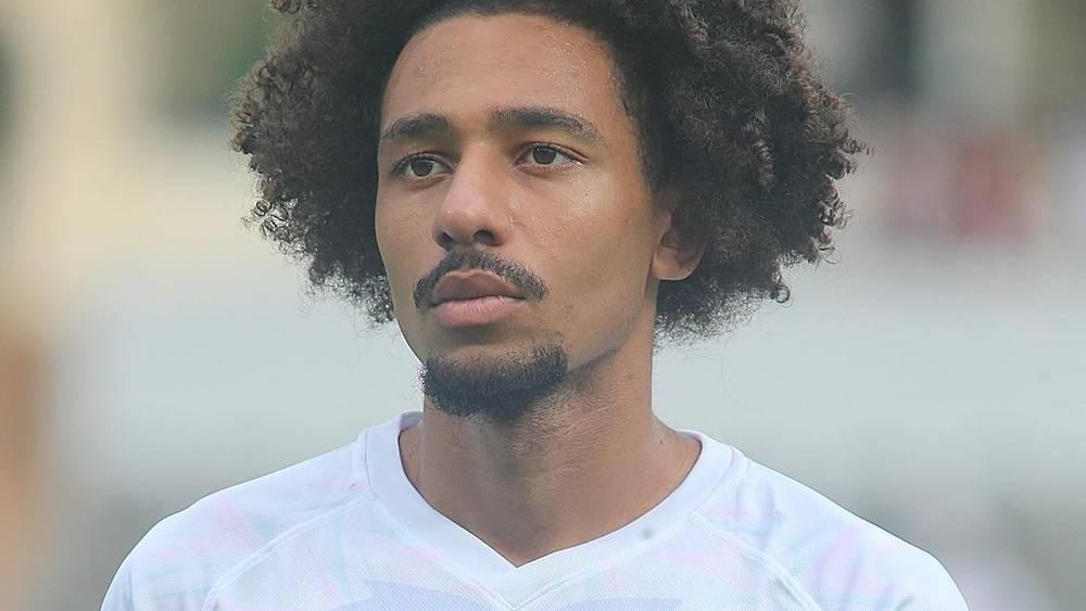 منتخب أفريقيا الوسطى يفتقد خدمات مدافعه هوغو غامبور في مواجهة المغرب