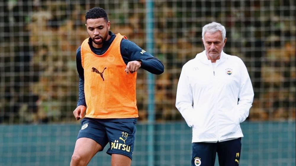 مورينيو مجددا دعمه للنصيري: "قدمت أداء جيدا رفقة المنتخب المغربي وليس لدي أدنى شك في أنك سترد على الانتقادات من خلال أدائك في الملعب"