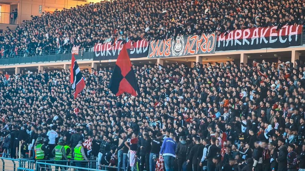 سلطات الزمامرة تسمح بحضور الجمهور في مباراة الكوكب وأولمبيك خريبكة وإدارة النادي المراكشي تطرح 1800 تذكرة من فئة 20 درهما