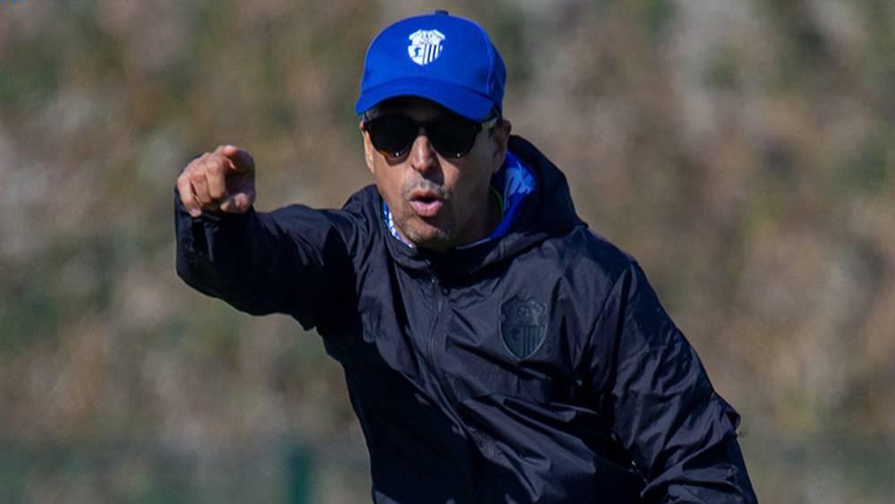 الطير: "جْبْدْنا الصْدَاعْ على رْيُوسْنَا.. وْلاّتْ الفِرَق مْلِي تْعادْلْ مْعَنا وْلا تُفوز عْلينَا تَيْفْرْحُو فْرحَة هِستيرية بْحَالْ إلى طْلْعُو للبُودْيُومْ"