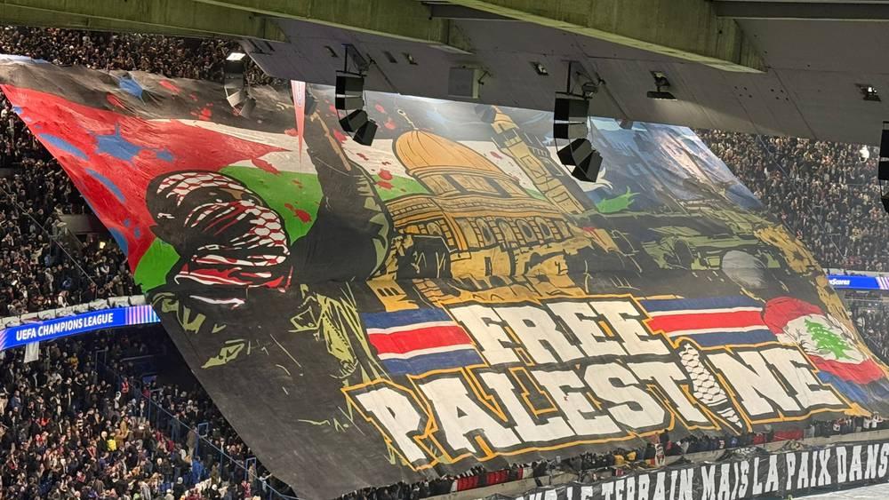 أولتراس سان جيرمان: "فلسطين حرة.. هل حياة طفل في غزة أقل قيمة من حياة طفل آخر؟"