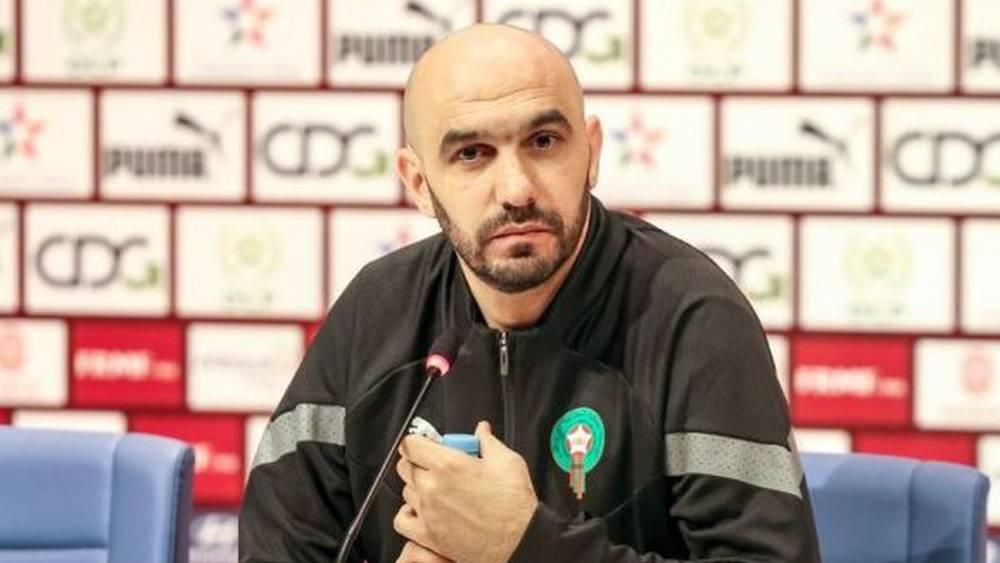 الركراكي: "اللّي بْغا يْمشي يْلْعب مع منتخب آَخُورْ يمشي.. كَانْرفْضْ الابْتِزاز وْمَاغاديشْ نْبْكيوْ على وَاحد مْشَا"