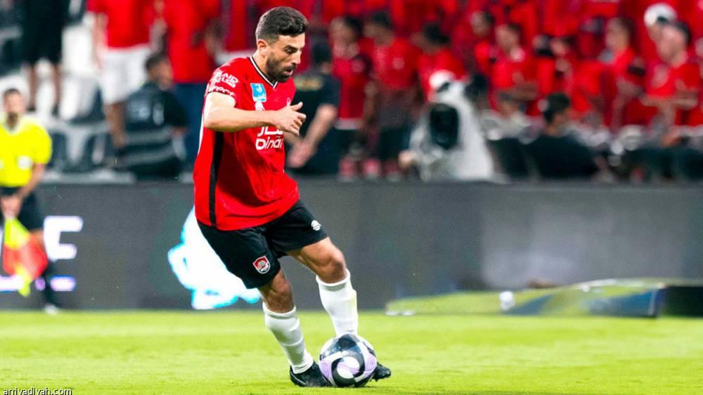 فوزير يخضع لعملية جراحية في برشلونة بعد إصابته بقطع في الرباط الصليبي