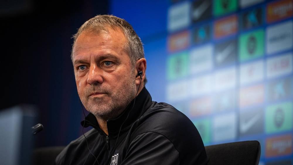 فليك: "البقاء في برشلونة 10 سنوات؟ لدي 4 أحفاد وعليَّ أن أمنحهم بعض الوقت قبل أن أبلغ 70 عاما"