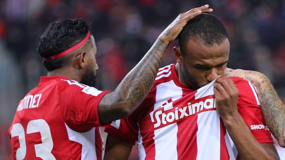 الكعبي يحرز "هاتريك" ويقود أولمبياكوس للانتصار على آيك أثينا (4-1) وتعزيز صدارته للدوري اليوناني