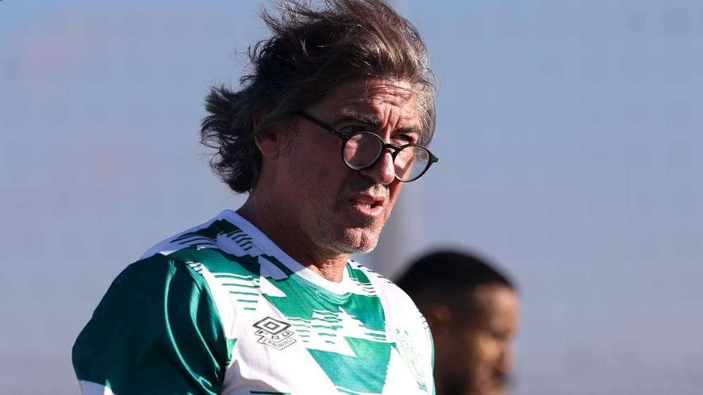 استمرار سابينتو مدربا للرجاء يثير مخاوف الرجاويين