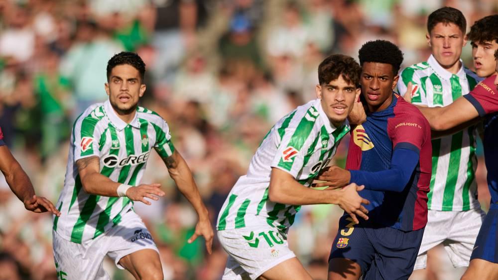 برشلونة يسقط في "فخ" ريال بيتيس ويكتفي بالتعادل (2-2)