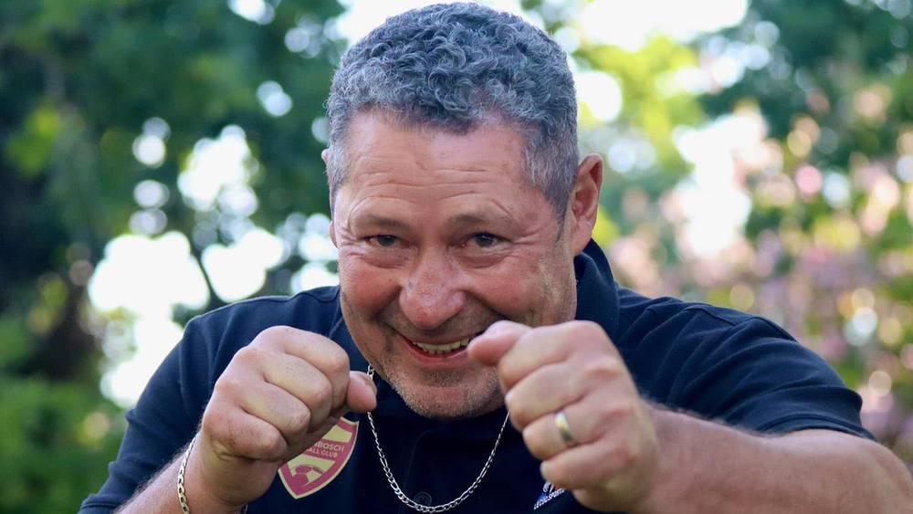 مدرب ستيلينبوش: "نهضة بركان يستحق اللعب في العصبة.. تابعت أداء سان داونز وجودة الجيش الملكي صعبت مأموريتهم"