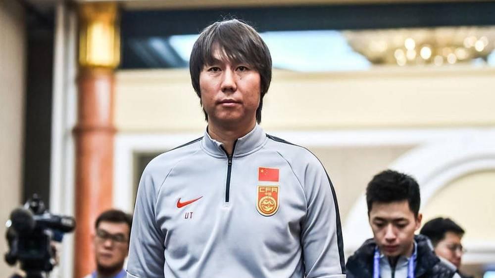 الحكم بـ20 سنة سجنا على مدرب منتخب الصين السابق "لي تي" بتهمة الفساد وقبول الرشوة