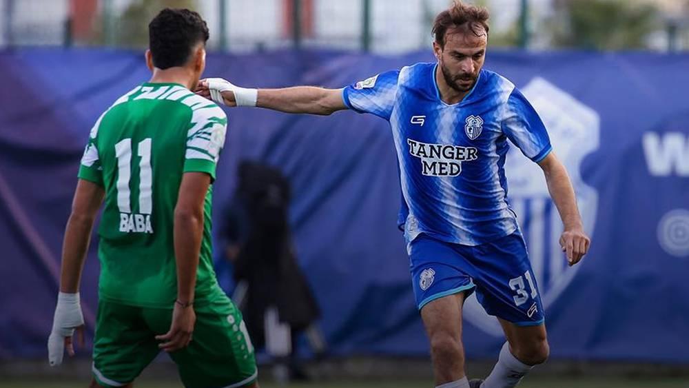 البطولة الاحترافية/ الدفاع الجديدي يحرز هدفا في "الوقت القاتل" وينجو من هزيمة "وشيكة" أمام اتحاد طنجة (1-1)