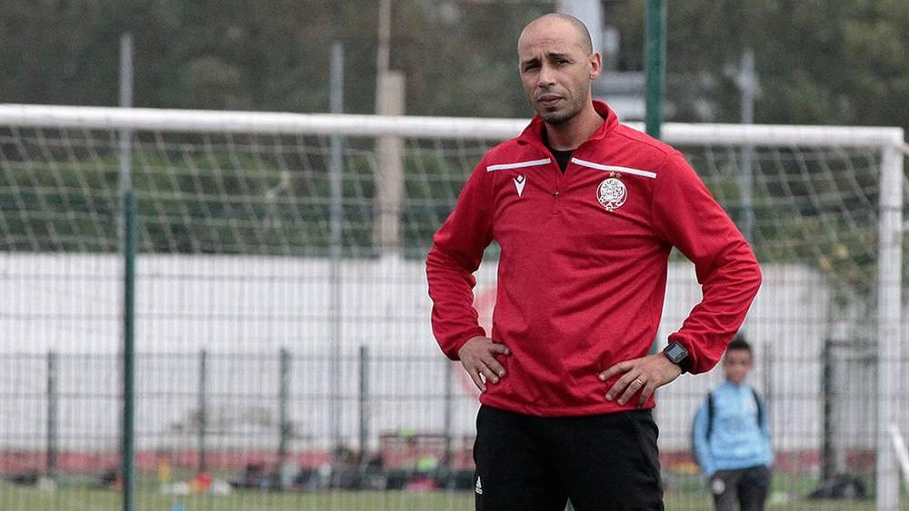 عبد الإله صابر: "غياب الجماهير أثر على توازن الوداد أمام نهضة الزمامرة"