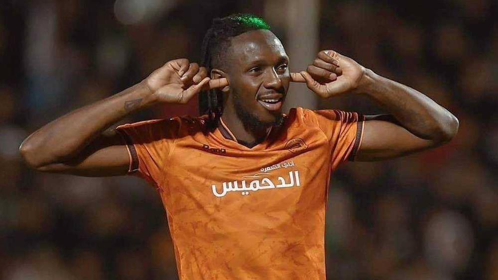 يوسوفو دايو: "هناك فرق كبرى تسعى كذلك للتتويج باللقب ومواجهة الرجاء ستكون حاسمة"