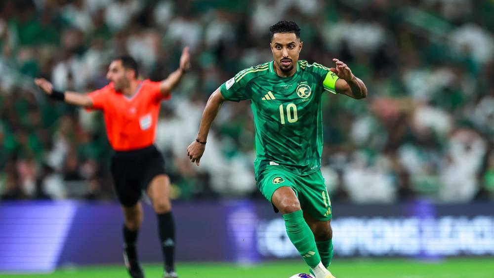 بعد البليهي.. رد الدوسري قائد منتخب السعودية على العراقي يونس محمود