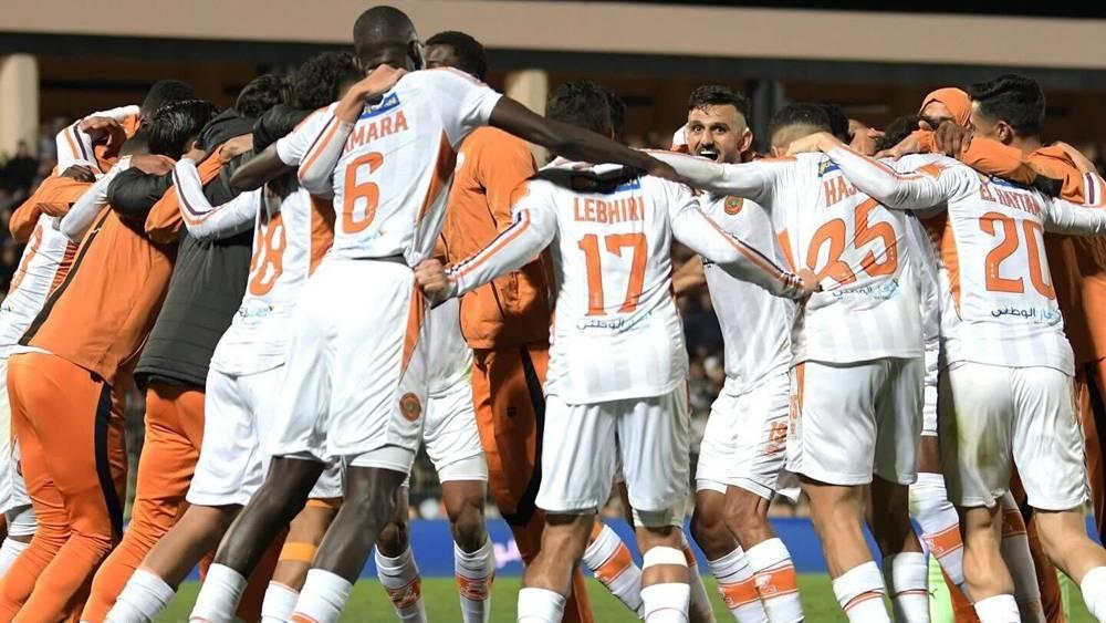 البطولة الاحترافية/ نهضة بركان يعزز صدارته ويلحق هزيمة جديدة بالرجاء (2-0) في قمة الجولة الـ16