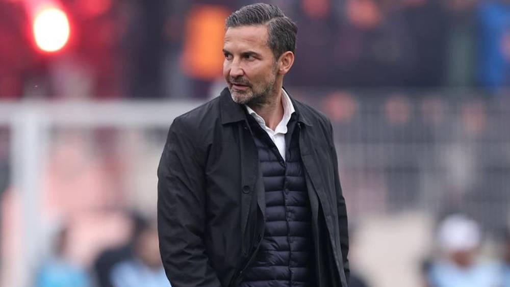 المغرب الفاسي يدخل في مفاوضات متقدمة مع المدرب الألماني زينباور