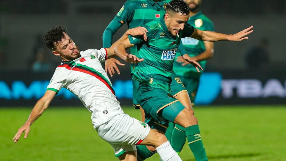 الكاف يحذر الرجاء والجيش الملكي من استعمال الشهب الاصطناعية خلال مباراتي الجولة الرابعة لدوري الأبطال