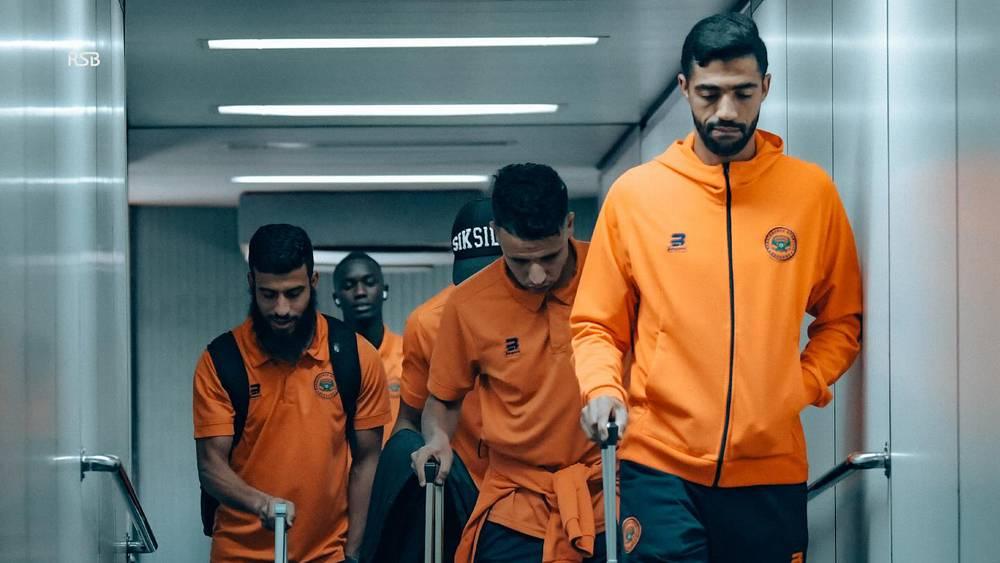 بعثة نهضة بركان تصل إلى باماكو تأهبا لمواجهة الملعب المالي في كأس الكونفدرالية