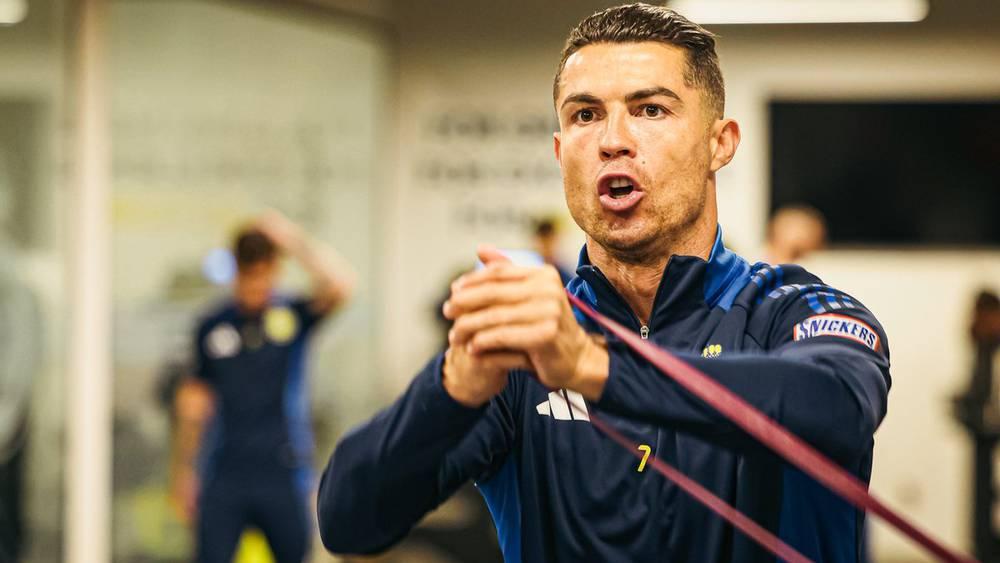 "ماركا"/ النصر يعرض على رونالدو %5 من ملكية النادي مقابل تجديد عقده مع الفريق